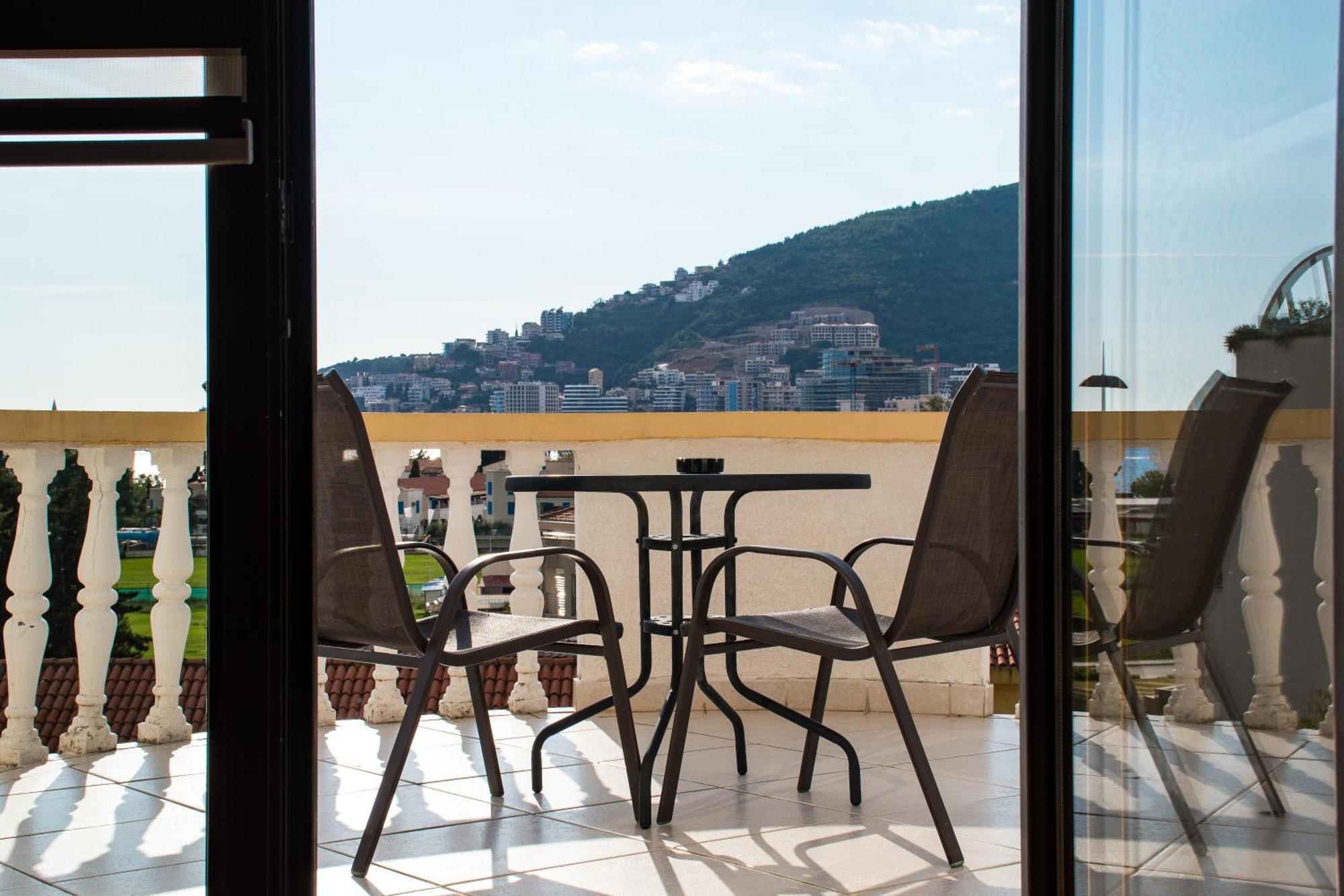 Villa Vojnic Budva Eksteriør bilde