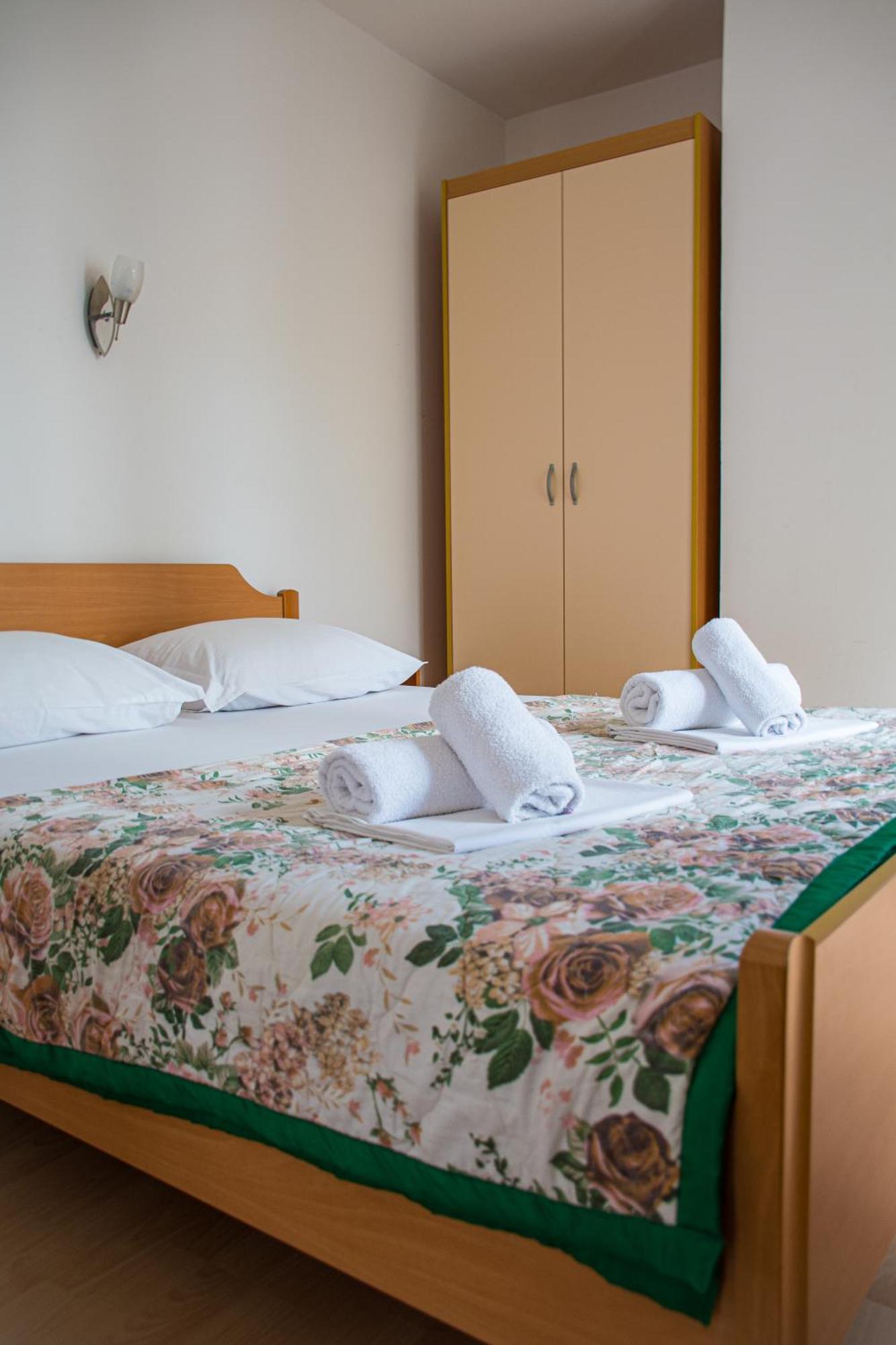 Villa Vojnic Budva Eksteriør bilde