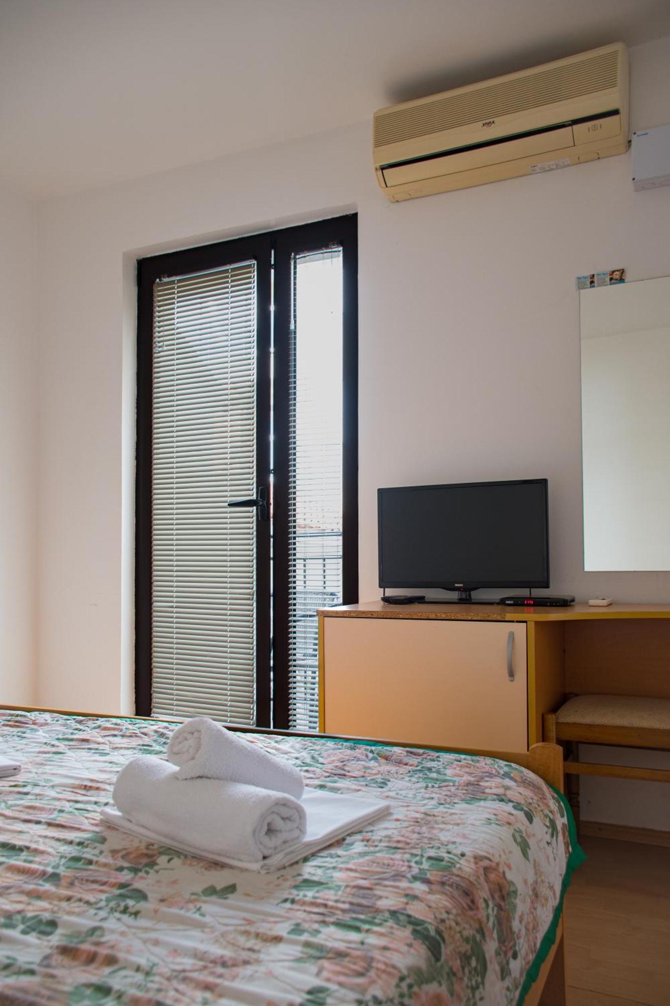 Villa Vojnic Budva Eksteriør bilde